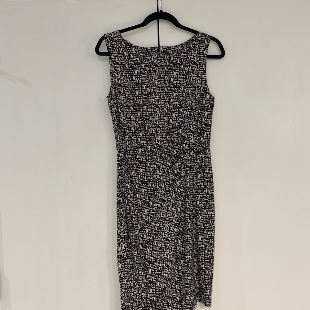 Ann Taylor Super Flattering Dress